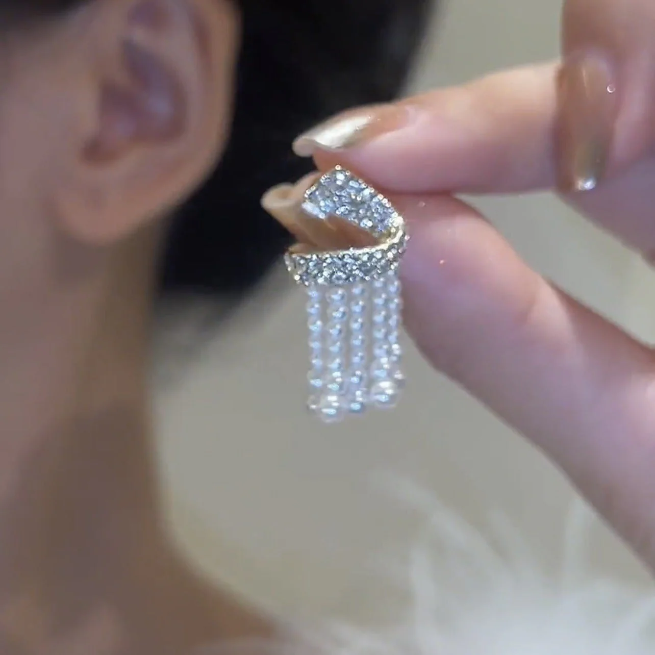 Pearl Hanging Earrings - Image 3