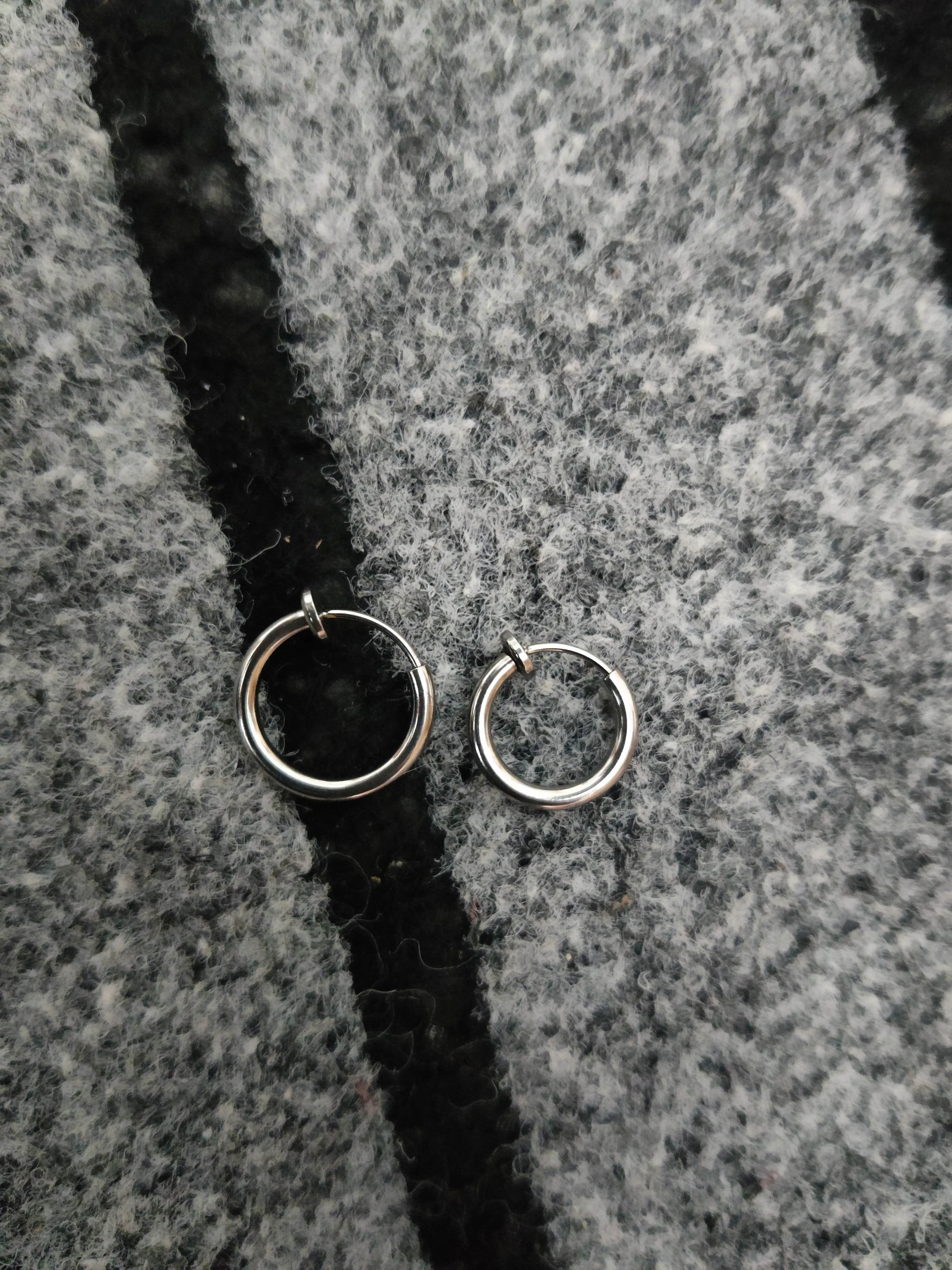 Retractable Hoop Nose/Lip/Earrings - Image 7